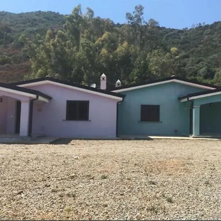 House With 2 Bedrooms In With Wonderful Sea View Enclosed Garden *